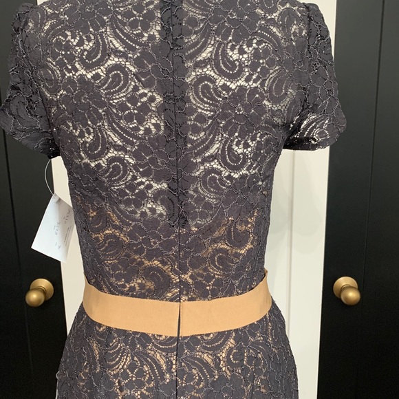 Lace dress - Picture 4 of 5